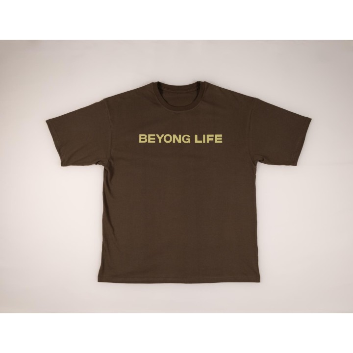 Camiseta Beyong Life marrón